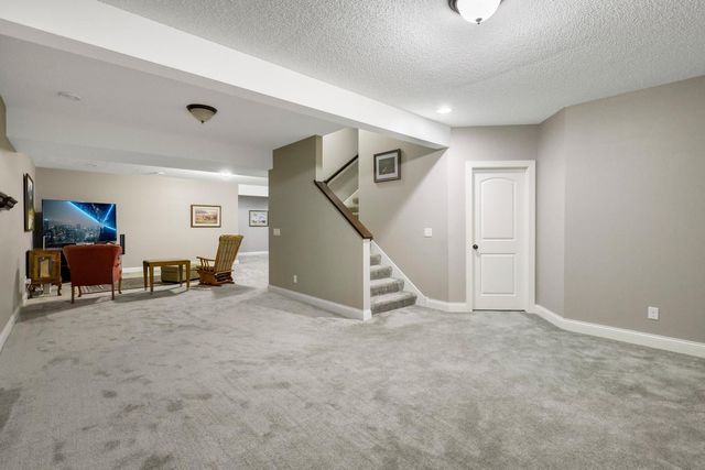 2147 Spring Lake Court, Shakopee, MN 55379