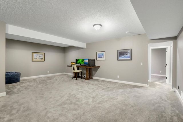 2147 Spring Lake Court, Shakopee, MN 55379
