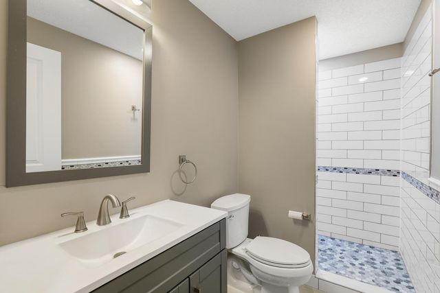 2147 Spring Lake Court, Shakopee, MN 55379