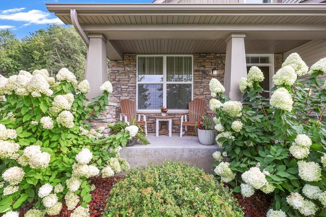 2147 Spring Lake Court, Shakopee, MN 55379