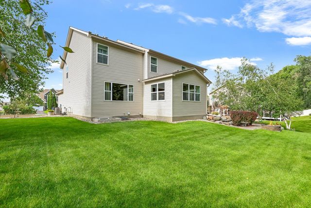 2147 Spring Lake Court, Shakopee, MN 55379