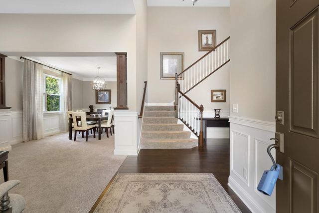 2147 Spring Lake Court, Shakopee, MN 55379