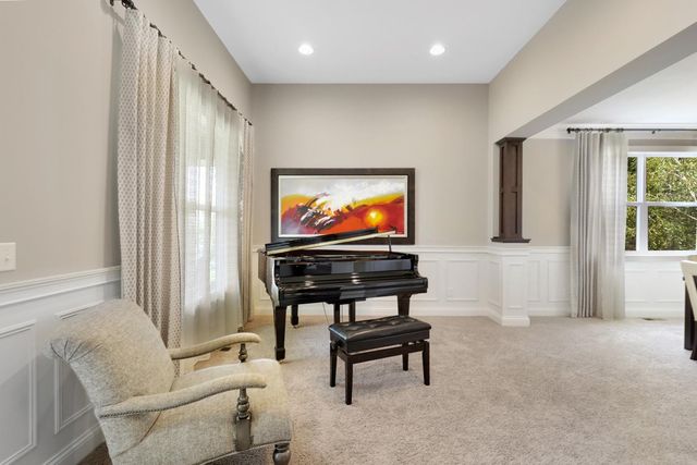 2147 Spring Lake Court, Shakopee, MN 55379