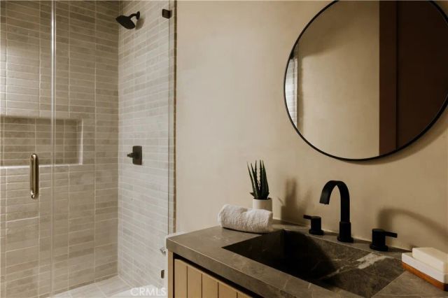 11746 La Maida Street, Valley Village, CA 91607