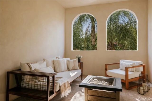 11746 La Maida Street, Valley Village, CA 91607