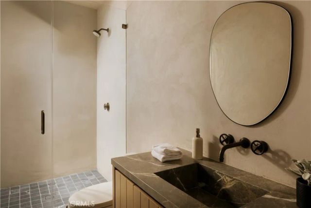 11746 La Maida Street, Valley Village, CA 91607