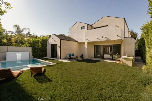 11746 La Maida Street, Valley Village, CA 91607