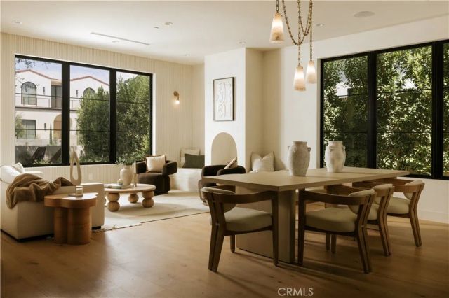 11746 La Maida Street, Valley Village, CA 91607