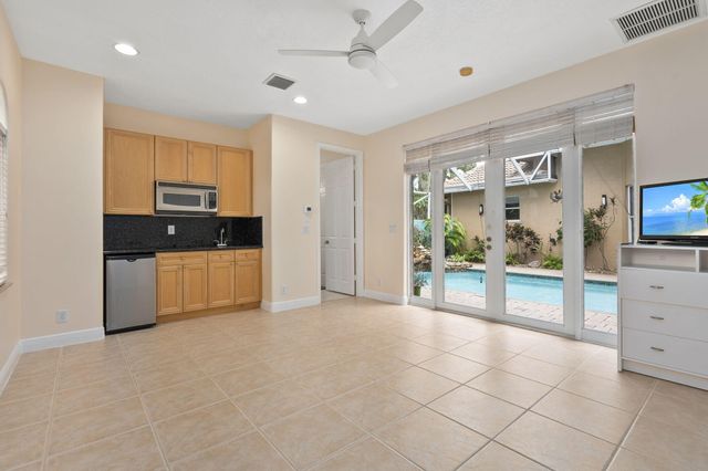 10548 SW Lands End Place, Palm City, FL 34990