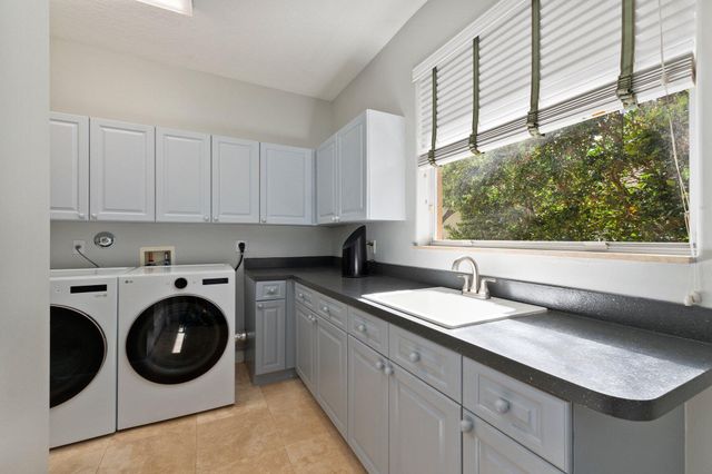 10548 SW Lands End Place, Palm City, FL 34990