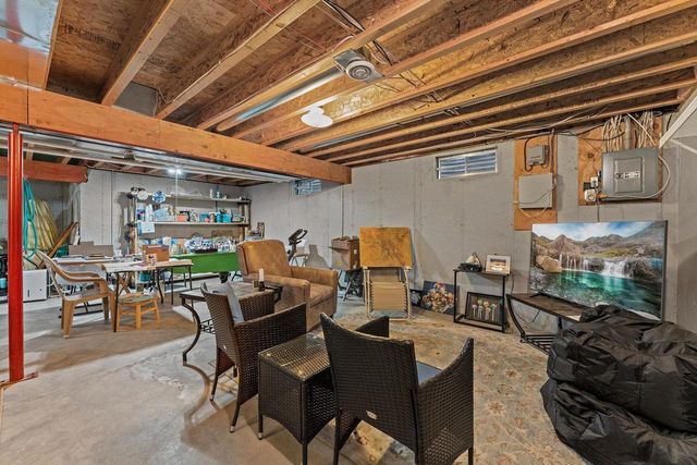 1716 Hillcrest Drive, Baraboo, WI 53913