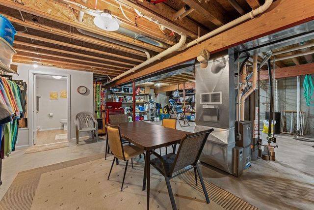 1716 Hillcrest Drive, Baraboo, WI 53913