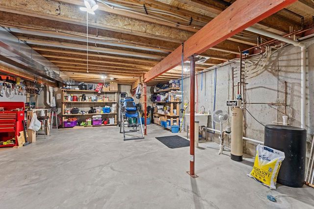 1716 Hillcrest Drive, Baraboo, WI 53913