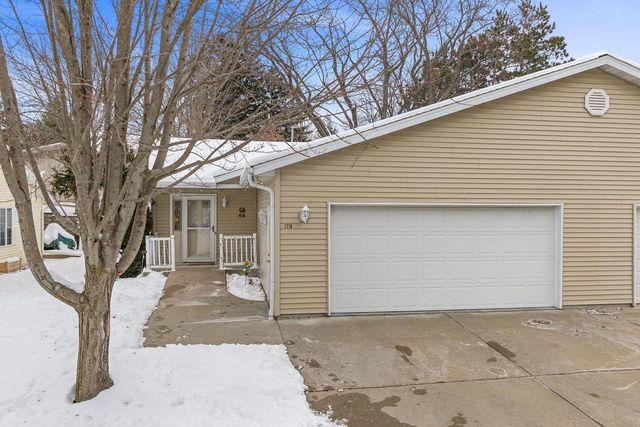 1716 Hillcrest Drive, Baraboo, WI 53913