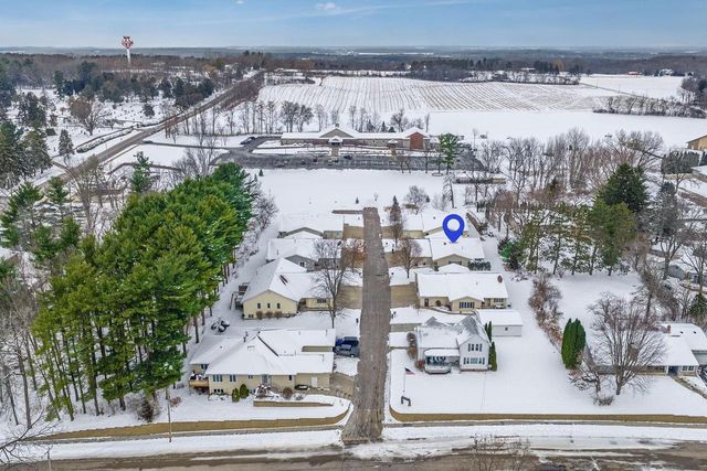 1716 Hillcrest Drive, Baraboo, WI 53913