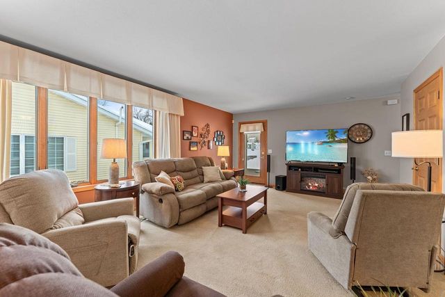 1716 Hillcrest Drive, Baraboo, WI 53913