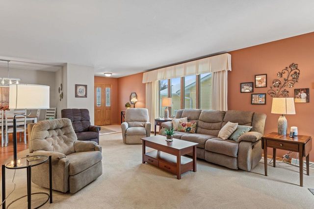 1716 Hillcrest Drive, Baraboo, WI 53913