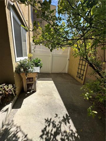 6225 Coldwater Canyon Avenue 117, North Hollywood, CA 91606