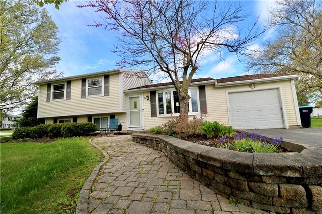 11 Glenside Way, Greece, NY 14612