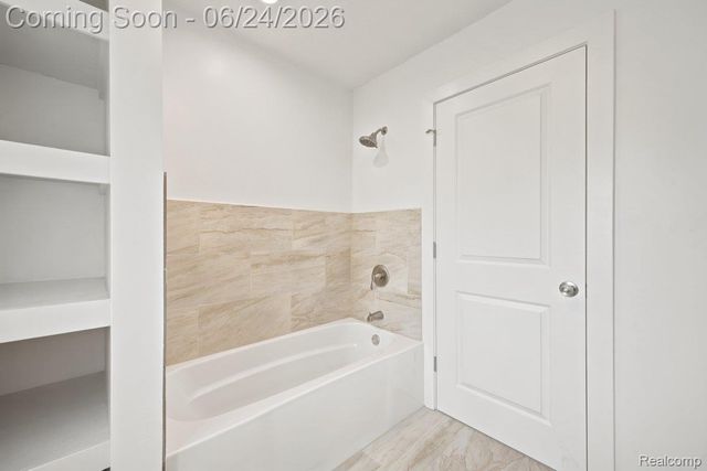 2552 N La Salle Gardens, Detroit, MI 48206