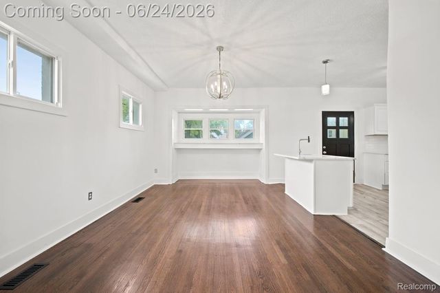 2552 N La Salle Gardens, Detroit, MI 48206