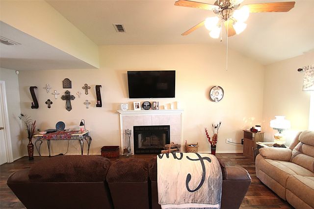 224 CR 2232, Mineola, TX 75773