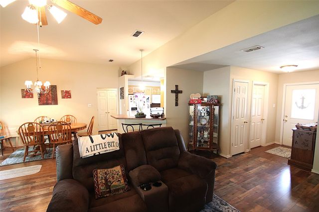 224 CR 2232, Mineola, TX 75773