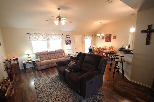 224 CR 2232, Mineola, TX 75773