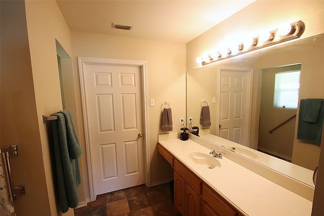 224 CR 2232, Mineola, TX 75773