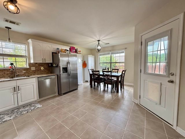 13725 Apple Glen Cove, Alexander, AR 72002