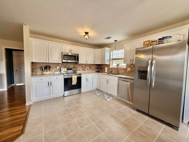 13725 Apple Glen Cove, Alexander, AR 72002