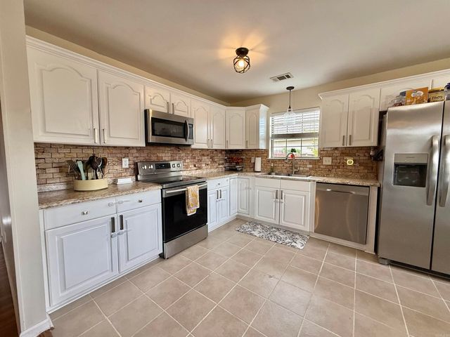13725 Apple Glen Cove, Alexander, AR 72002