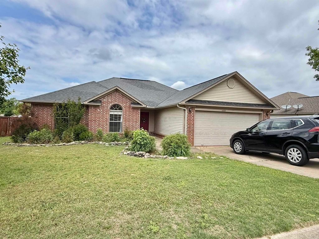13725 Apple Glen Cove, Alexander, AR 72002