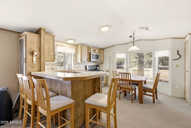 2877 LAZY BEAR Trail, Overgaard, AZ 85933