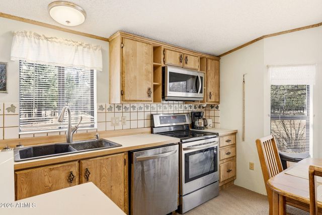 2877 LAZY BEAR Trail, Overgaard, AZ 85933