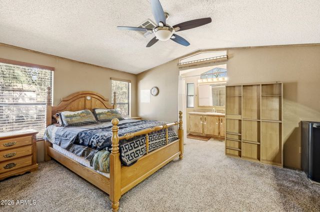 2877 LAZY BEAR Trail, Overgaard, AZ 85933