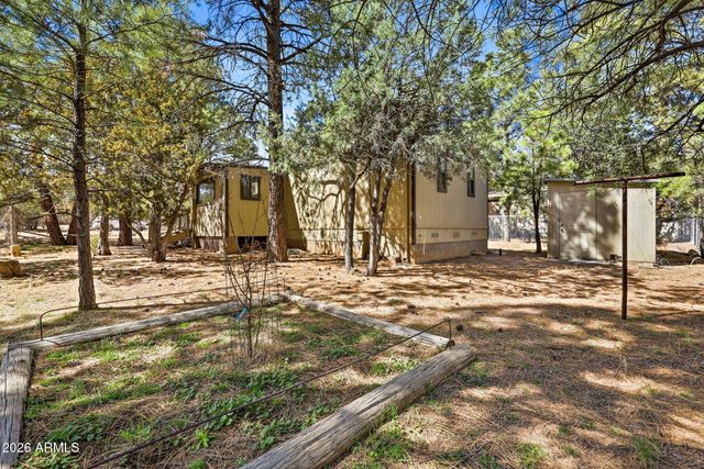 2877 LAZY BEAR Trail, Overgaard, AZ 85933