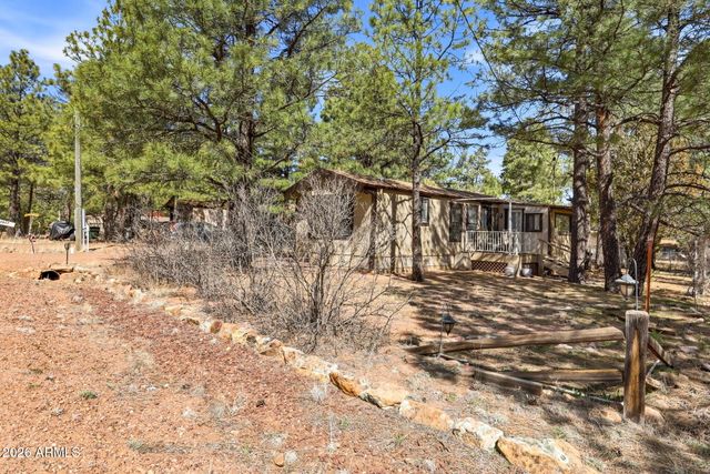 2877 LAZY BEAR Trail, Overgaard, AZ 85933