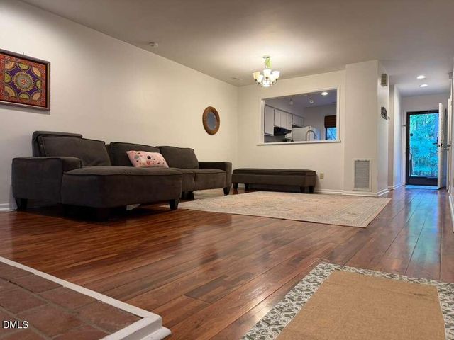 201 Estes Drive Extension Apt B, Carrboro, NC 27510