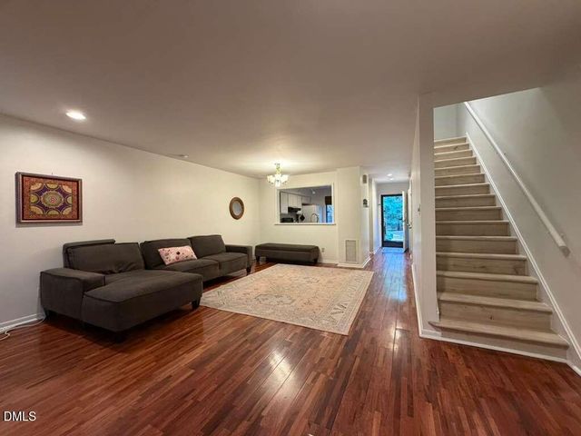 201 Estes Drive Extension Apt B, Carrboro, NC 27510