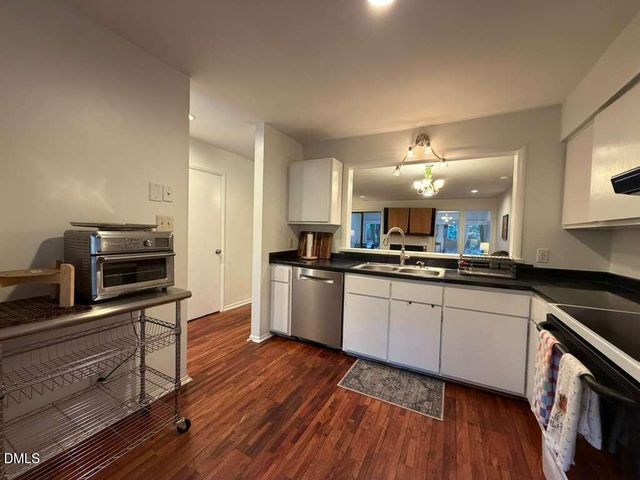201 Estes Drive Extension Apt B, Carrboro, NC 27510
