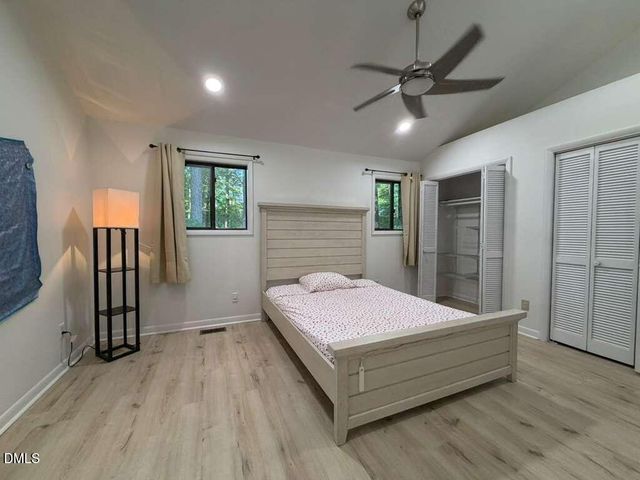 201 Estes Drive Extension Apt B, Carrboro, NC 27510