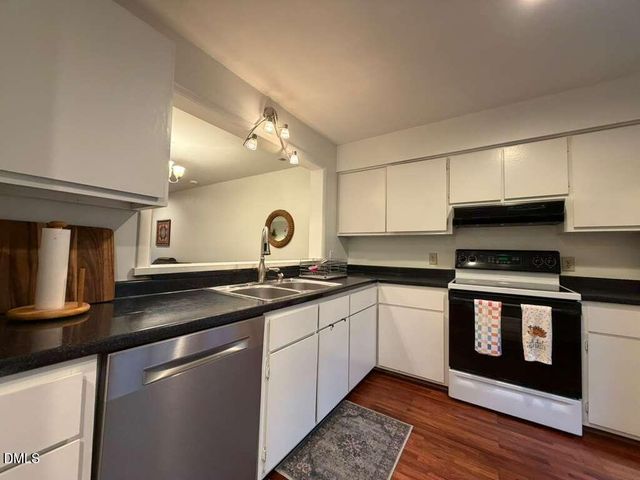 201 Estes Drive Extension Apt B, Carrboro, NC 27510
