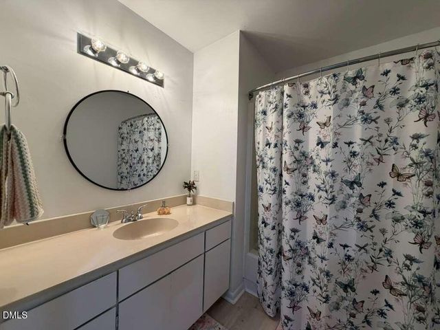 201 Estes Drive Extension Apt B, Carrboro, NC 27510