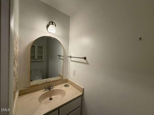 201 Estes Drive Extension Apt B, Carrboro, NC 27510