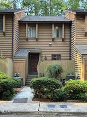 201 Estes Drive Extension Apt B, Carrboro, NC 27510