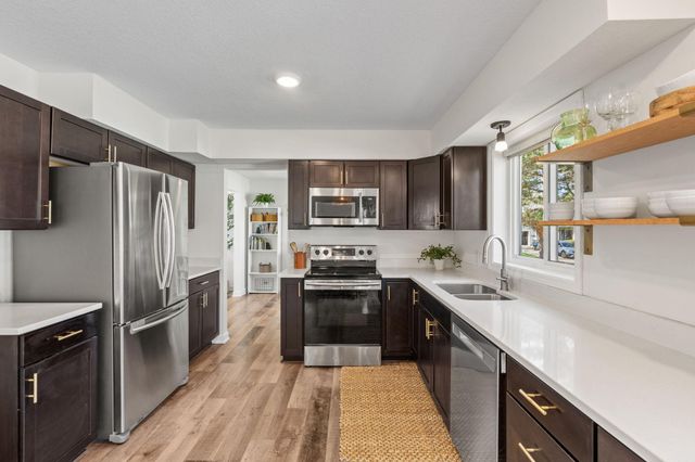 9648 Quantico Lane N, Maple Grove, MN 55369
