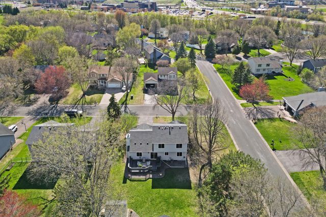 9648 Quantico Lane N, Maple Grove, MN 55369
