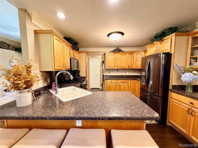 19287 Scenic Harbor Drive, Macomb Township, MI 48044