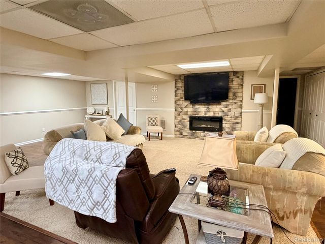 19287 Scenic Harbor Drive, Macomb Township, MI 48044
